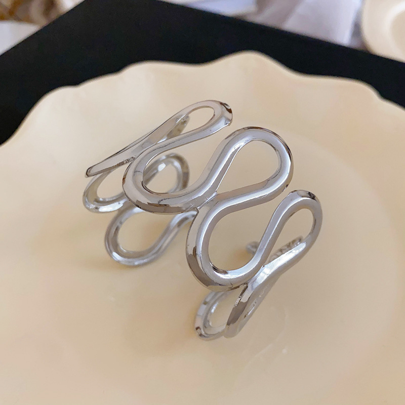 Elegant Exaggerated Geometric Alloy Bangles Wholesale display picture 11