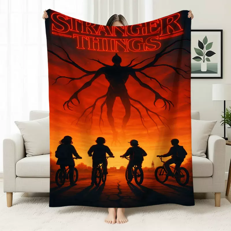 厂家直销个性保暖盖毯热销怪奇物语周边办公室午睡毯法兰绒毛毯