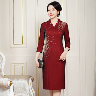 Middle-Aged and Elderly Women's Spring and Autumn Dresses, New Fashionable Styles for Mothers, Heavy-Duty Mid-Length Over-The-Knee Jackets, Large Sizes for Delivery