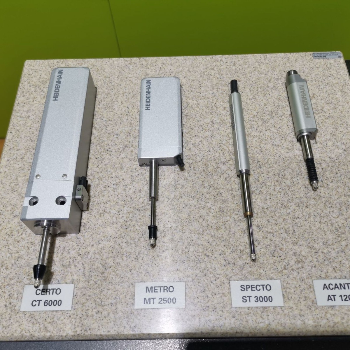 HEIDENHAIN海德汉编码器Model: EQN 1325.049-2048 ID: 655251-03