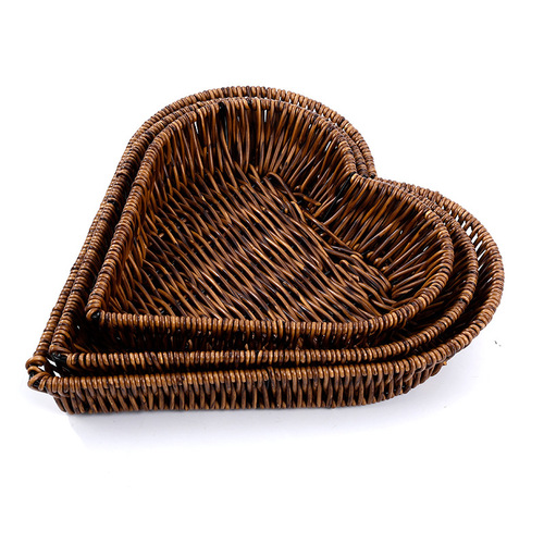 Handmade Braided Heart-Shaped Snack Storage Tray Creative Fruit Bowl Ornament Vegetable Basket Wicker Fruit Basket for Sale
