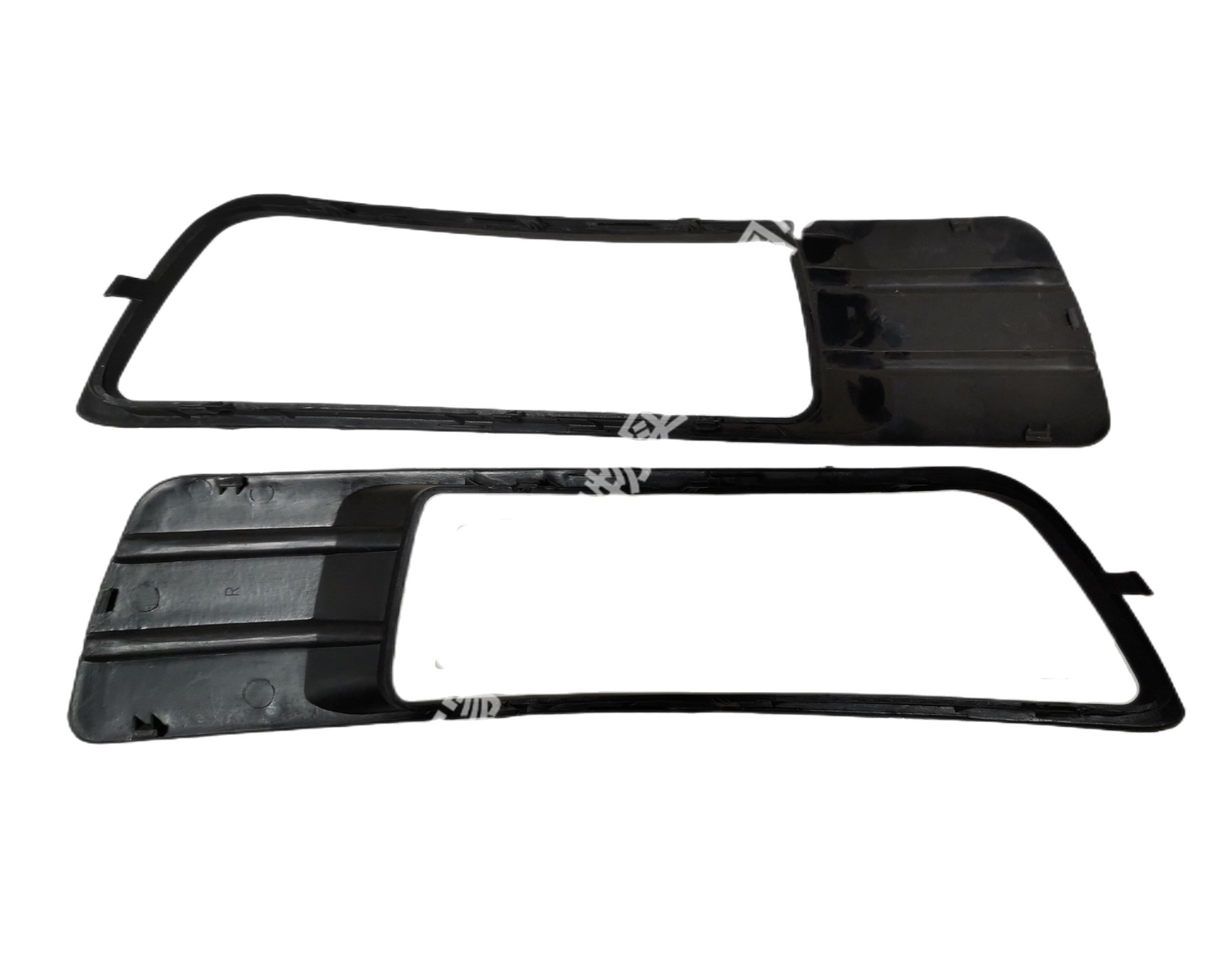 Suitable for 09-16 Emgrand ec718/EC715 front fog lamp assembly front bar lampshade fog lamp frame daytime running lights