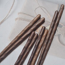 �͹��p��20CM��Ʒ�ϼ܄���ľ��ں��ҿ���ȫ���ݼy����ÿ��Ӊ�˾