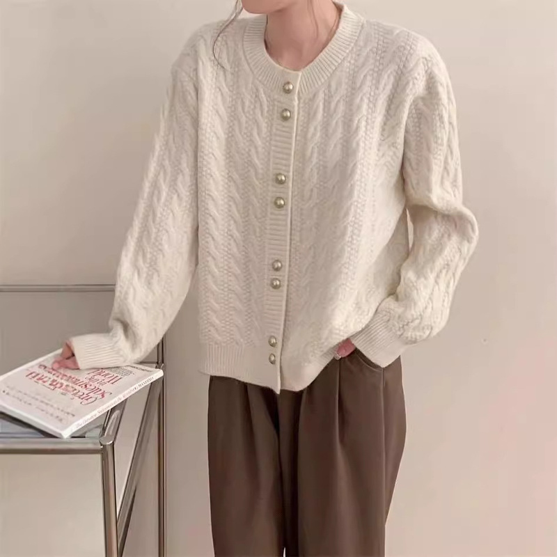 Autumn 2024 New Vintage Twist Gold Button Gentle Style Knitted Cardigan Round Neck Solid Color Design Sweater Top