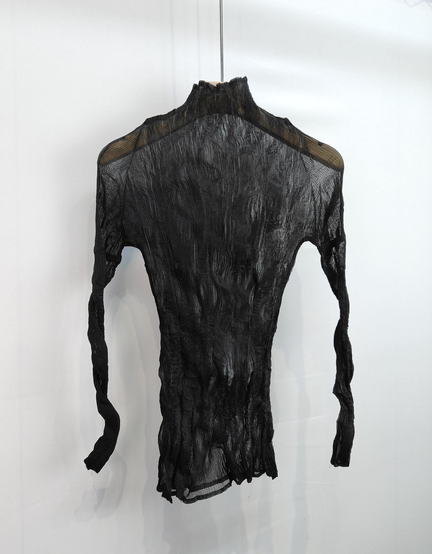 2025年プリーツトップス レディース 高級感 テンセル素材 透け感 レース 超伸縮性 スリムフィット 若見え 薄手Tシャツ