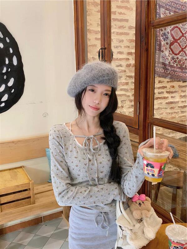 純粋な欲望のギャルの長袖のtシャツの女性の花のシャツは身を修めてやせていることを現します。|undefined