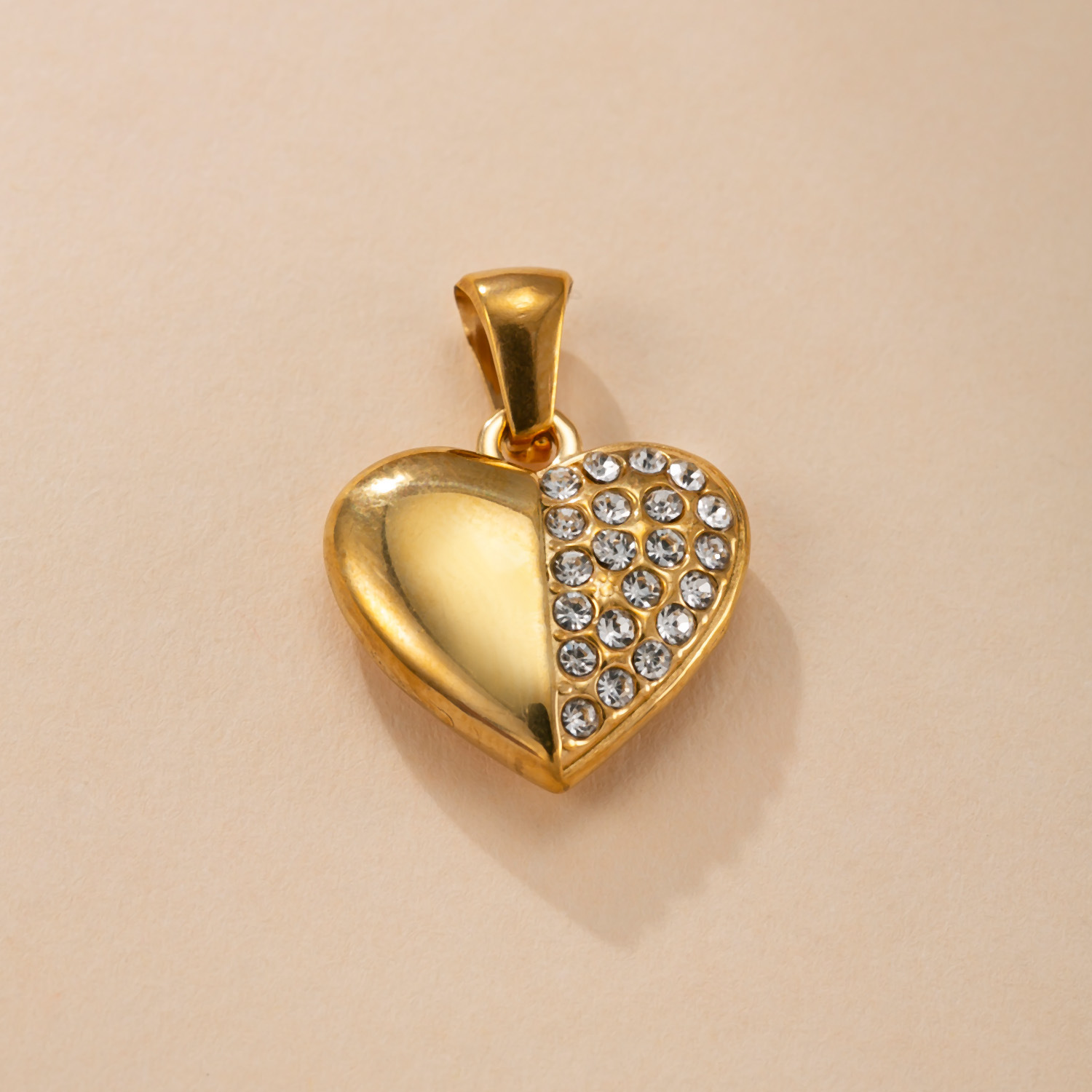 Colgante único Joyas de fundición de acero inoxidable transfronterizas Amor collar de diamantes con incrustaciones de micro temperamento accesorios de joyería de bricolaje de lujo ligero