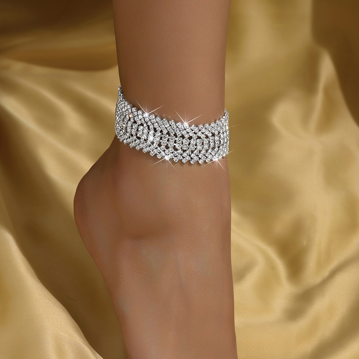 Europa y los Estados Unidos ligero lujo joyería de tobillas de garra de moda de playa multifacé super brillante multicapa de diamantes completos accesorios elegantes simples para mujeres
