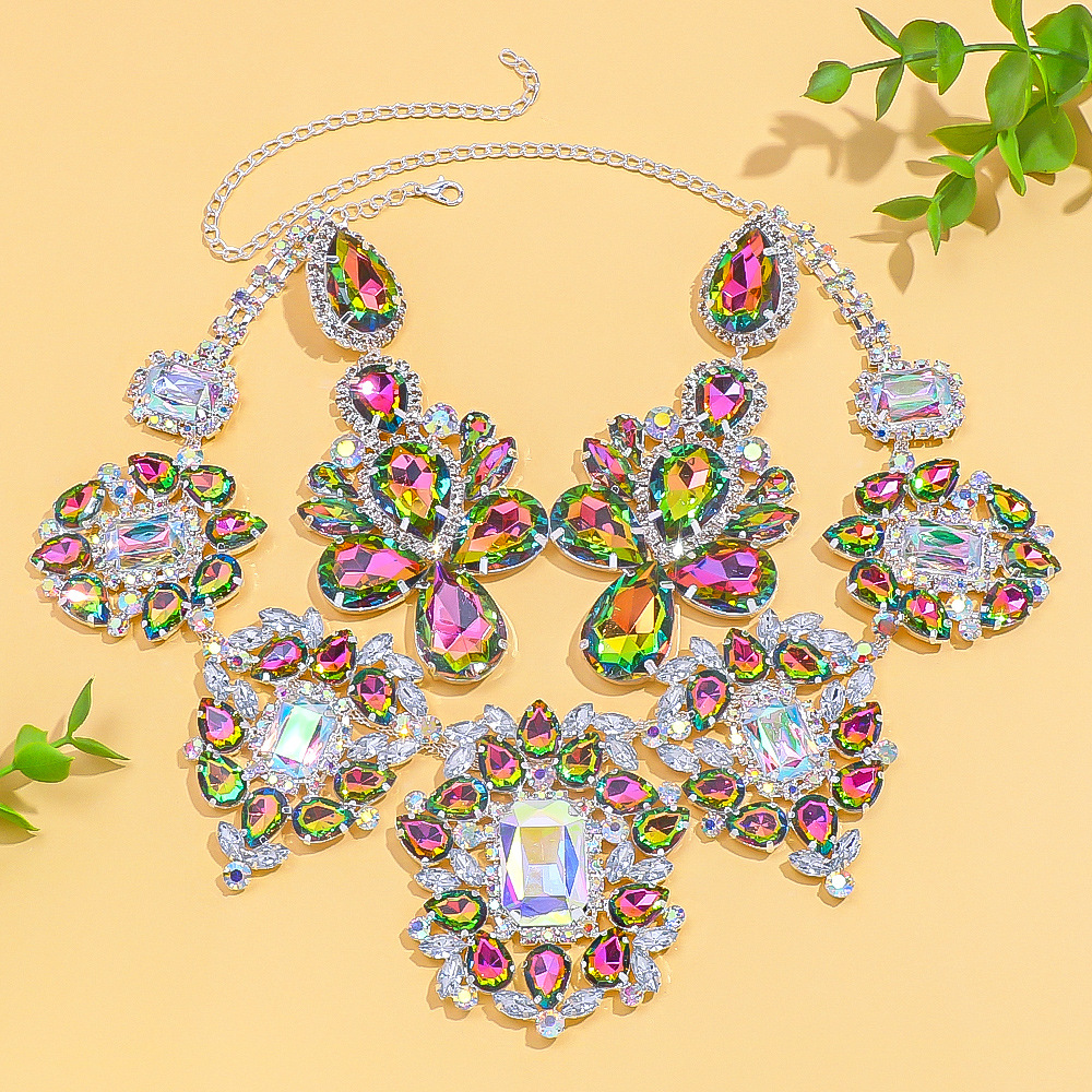 Venta caliente transfronteriza exagerada joyería traje rhinestone collar flash pendientes vestido accesorios conjunto de joyas