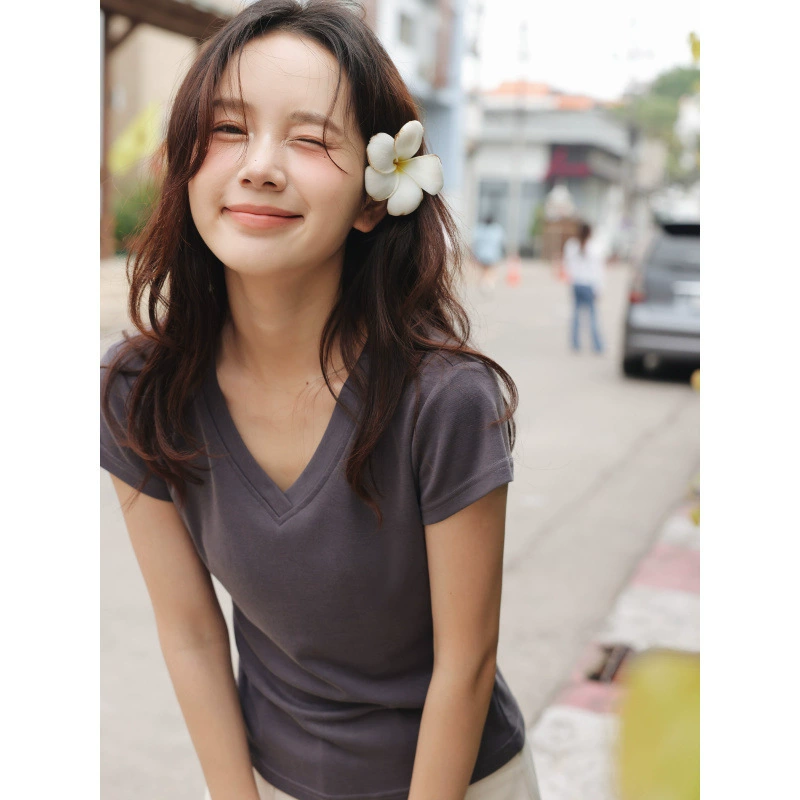 2025 элегантная женская футболка с короткими рукавами и v-образным вырезом на правое плечо, летняя базовая однотонная футболка для похудения, белый топ