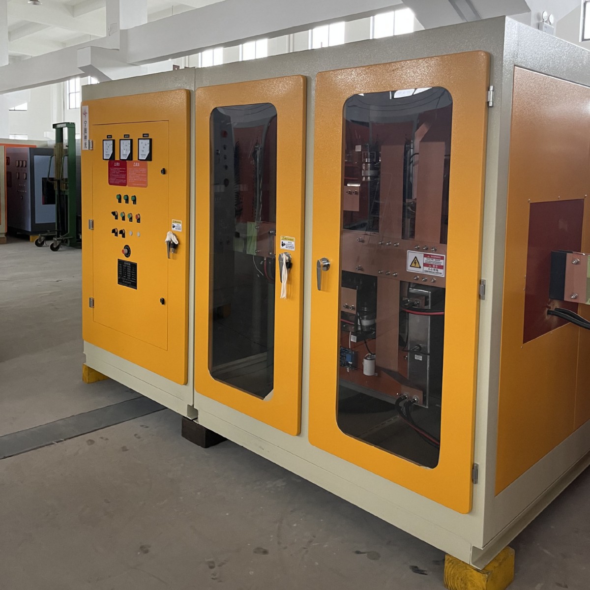 ��������¯����ֱ�������ȶ���Ч����IGBT��Ƶ�ֿǵ�¯