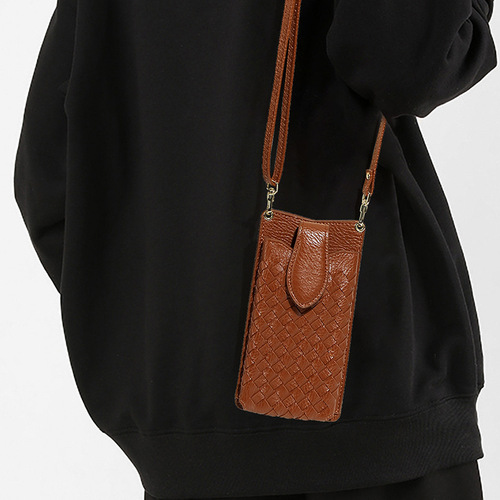 Mini trendy Korean-style woven phone bag, fashionable and simple, versatile crossbody bag with a sense of elegance, vertical version women's shoulder bag