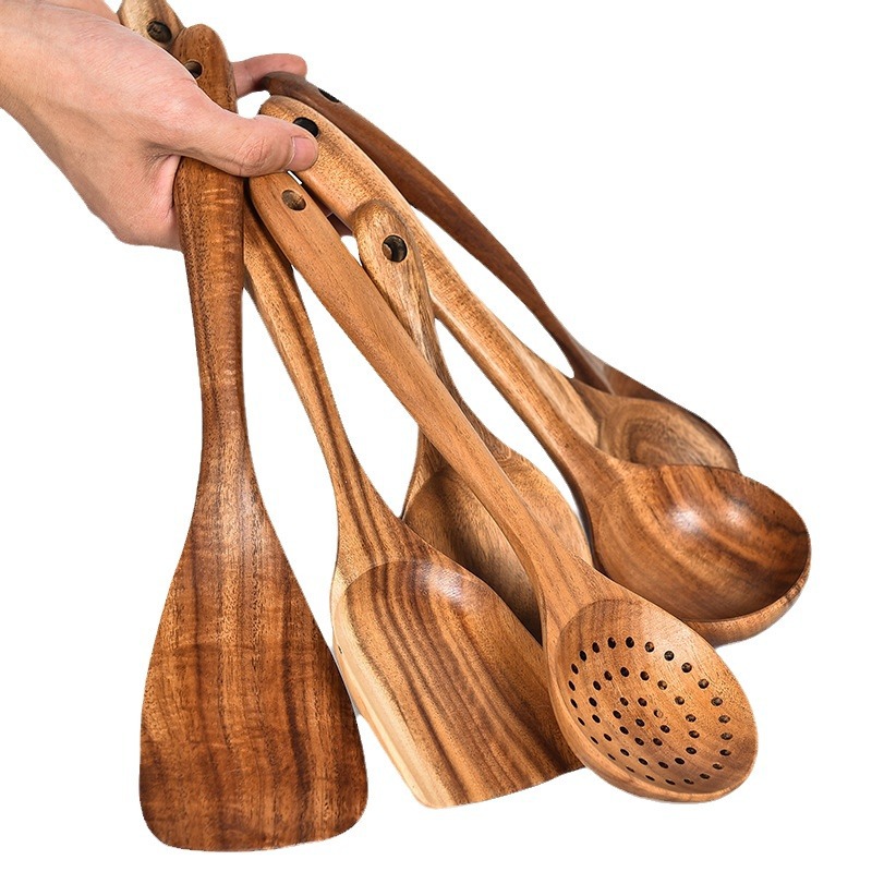 Juego de siete piezas de cucharas y espátulas de madera de teca, espátula de cocina antiadherente de madera, cuchara para sopa doméstica, juego de utensilios de cocina de madera de acacia, venta al por mayor del fabricante
