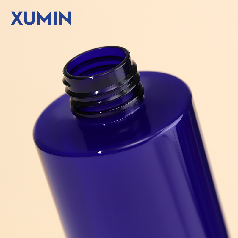 Botella de cabeza de bomba de presión cosmética Xumin 100-200ml botella de loción corporal a través del hombro azul 250ml botella de esencia