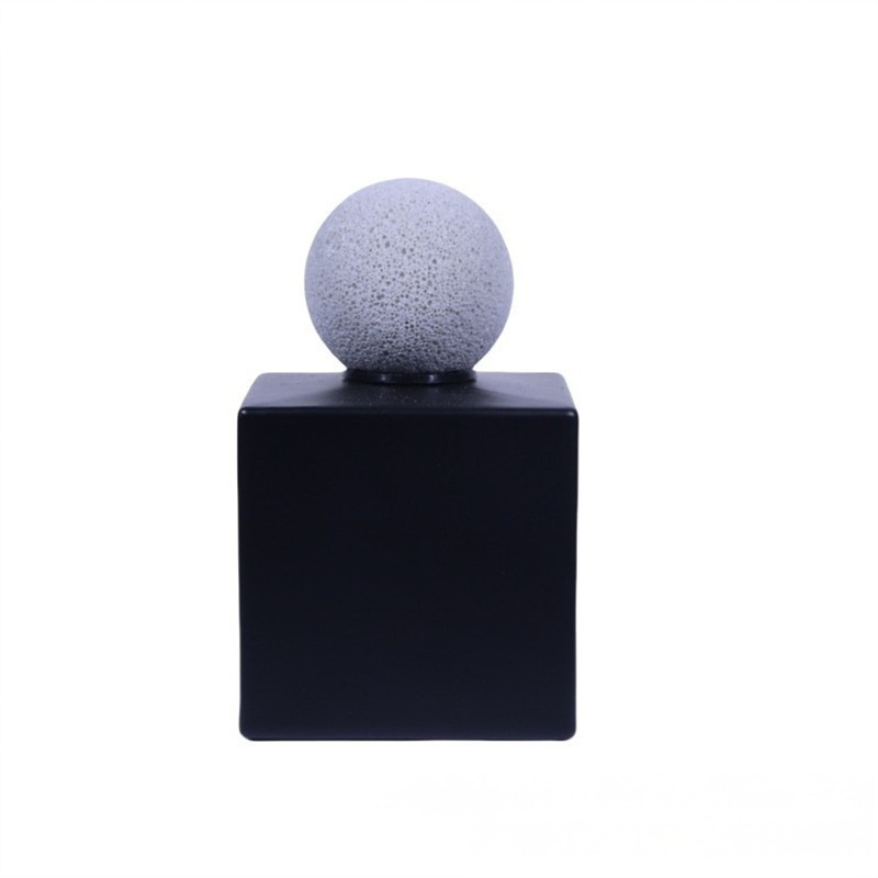 分装黑色磨砂香水瓶正方体厂家喷雾瓶时尚玻璃瓶便携110ml批发