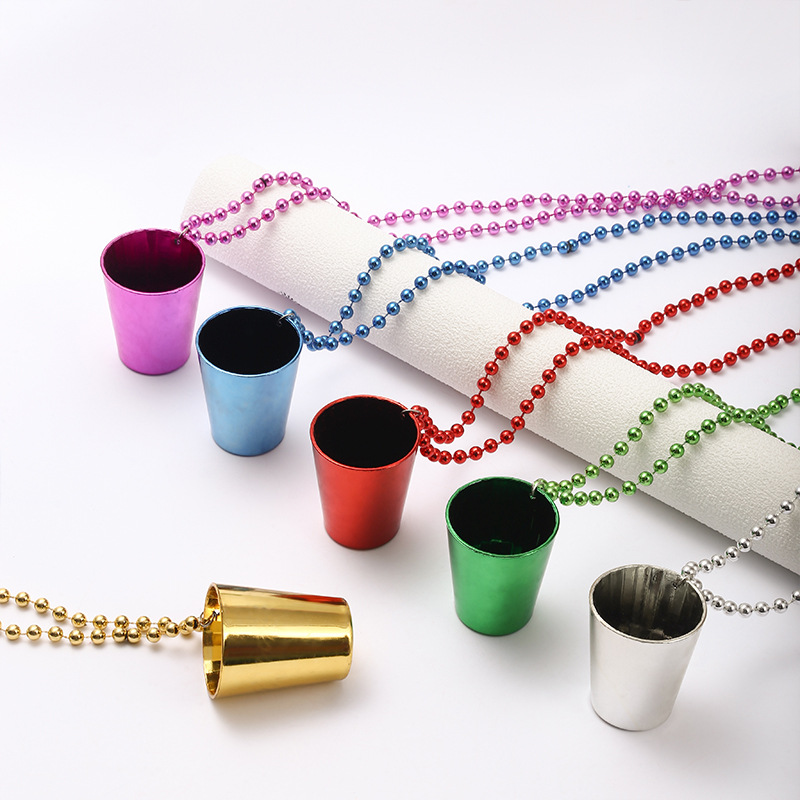 Collar con cuentas geométricas y vaso de plástico electrochapado para festival irlandés y fiesta de San Patricio