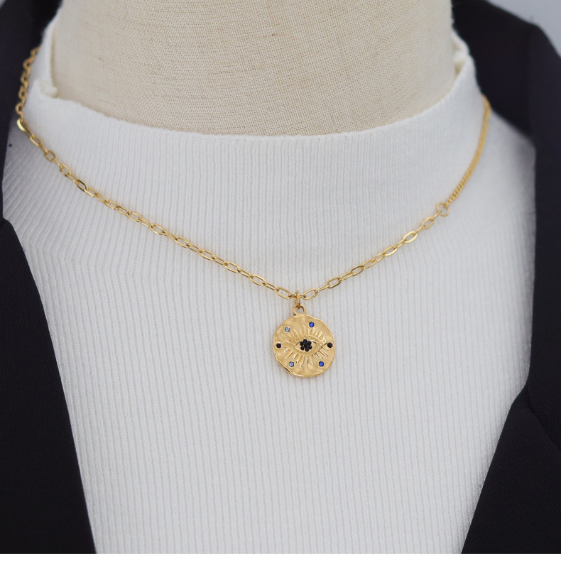 1 Piece Retro Round Titanium Steel Inlay Rhinestones Pendant Necklace_colorza_2