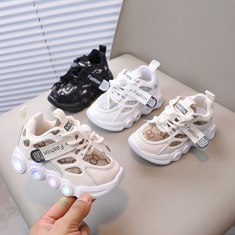 Spring and Autumn New Led Light-Up Shoes for Children, Fabric Upper Breathable Sneakers for Toddlers Aged 1-6, Glowing Casual Sports Shoes Trendy