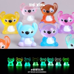 樹脂漫画カラフルなステッチ人形アクセサリークリエイティブ DIY ジュエリーアクセサリーキーホルダーペンダント卸売