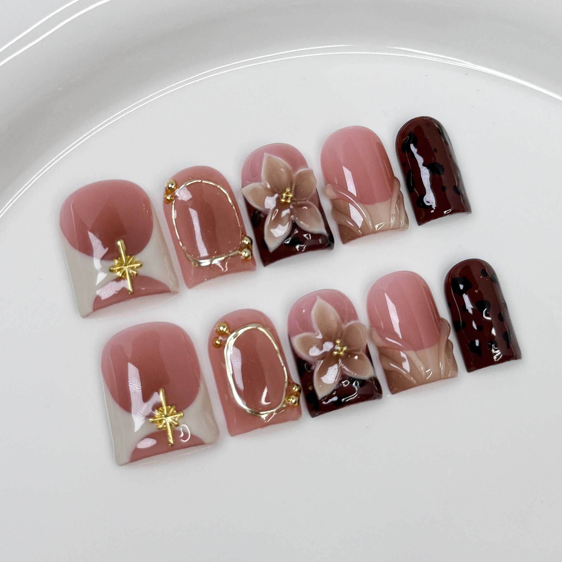 Autumn and winter foreign trade European and American cross-border hot-selling sweet and cool style three-dimensional carved French striped handmade press-on nails