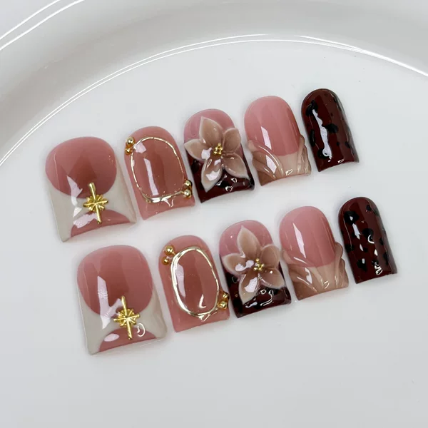 Autumn and winter foreign trade European and American cross-border hot-selling sweet and cool style three-dimensional carved French striped handmade press-on nails