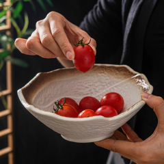 創意の不規則な日本式の果物と野菜のサラダの碗のレトロな家庭用レストランは高級な大きいサイズの斜め口のデザートの碗を使います。