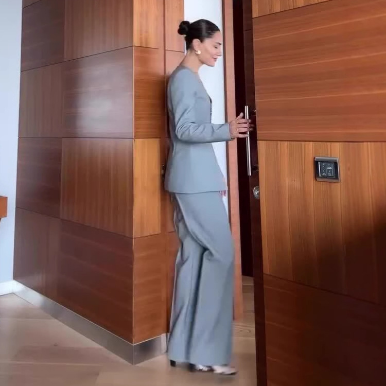 2025秋季新款欧美亚马逊跨境外贸女装v领气质修身浅蓝色西服套装|undefined