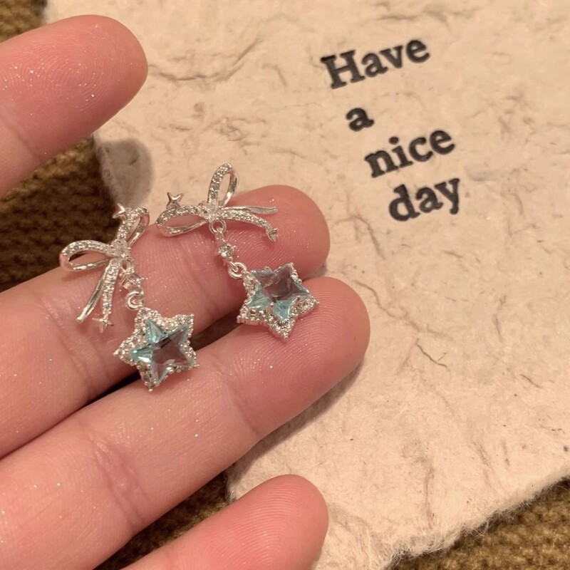 [Shake Starry Sky] Wall crack recommend! Full Diamond Blue Star Earrings Women's High-end Sweet Cool Earrings Ear Clip