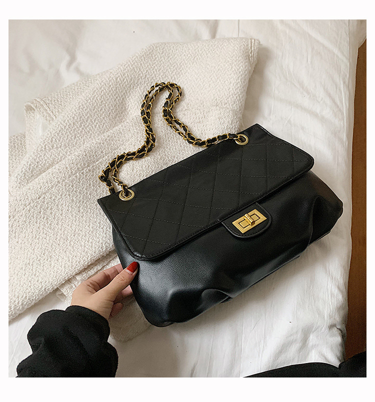 Retro Bag Female Large Capacity 2021 New Fashion Rhombus Chain Bag Single Shoulder Messenger Bag display picture 10