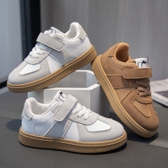 Velcro-style kids' sneakers: Comfortable, flat-soled casual shoes—perfect for boys' outdoor adventures and girls' everyday versatility.