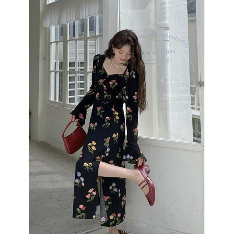 2026 New Women's Fashion Slim-Fit Mid-Length Dress French Romantic Designer Fashion Slit Floral Dress