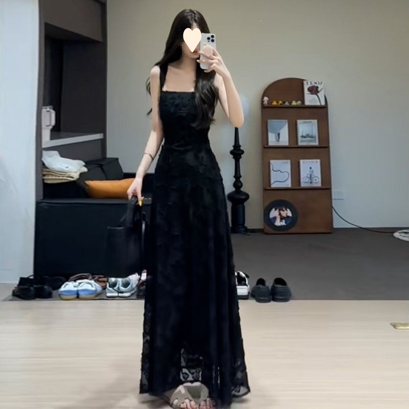 法式气质冷淡系独别致黑色吊带连衣裙子女夏显收腰高级感长裙