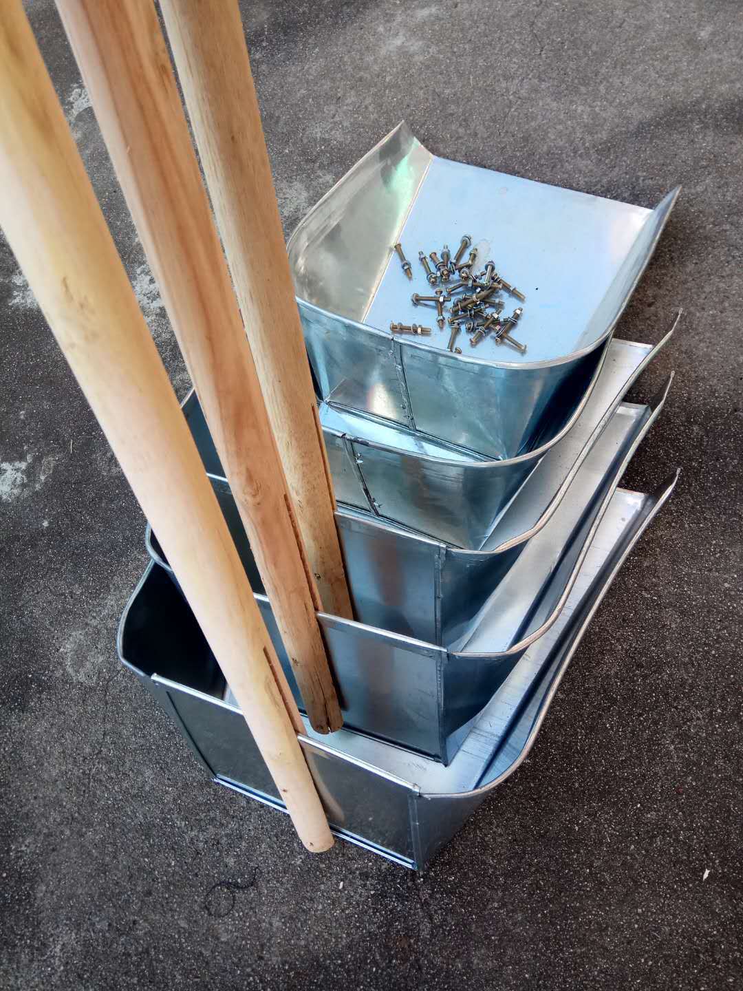 A5L手柄大垃圾斗超結實加厚大簸箕鋅鐵垃圾鏟家用畚斗批發