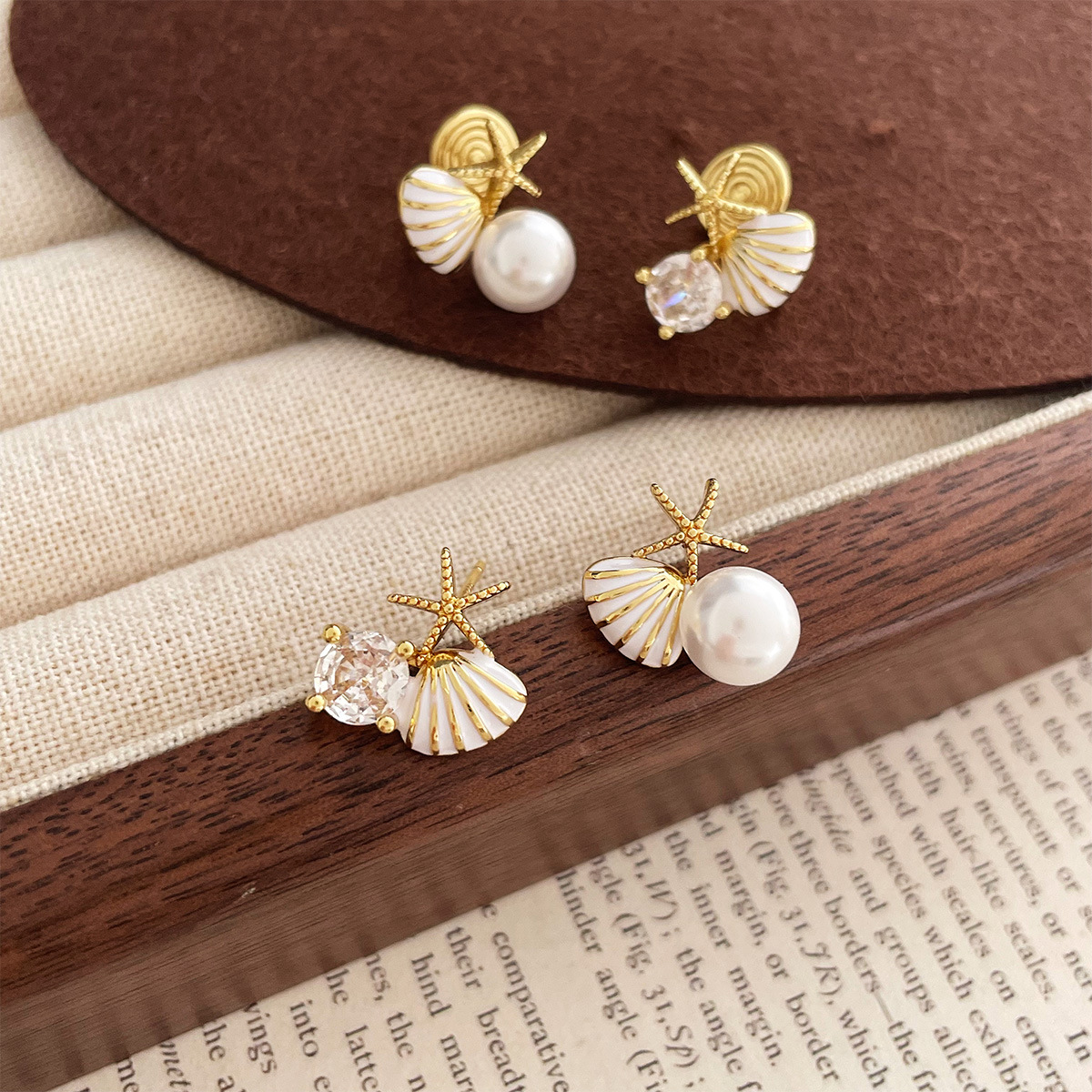 Cubic Zirconia And Pearl Stud Earrings For Everyday Wear_voghion.com