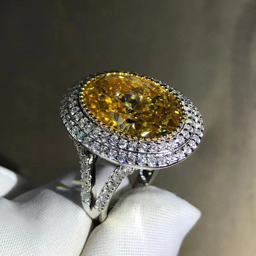 Amarillo anillo de corte de diamante de alto carbono 10 quilates S925 plata sólida de cinco capas de espesor Chapado en platino incrustaciones de diamante de alto carbono caliente