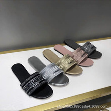 ˮ�һ����Ů2023�ļ��¿��⴩D��ĸ���e�ٴ�ƽ�וr��ɳ������Ь