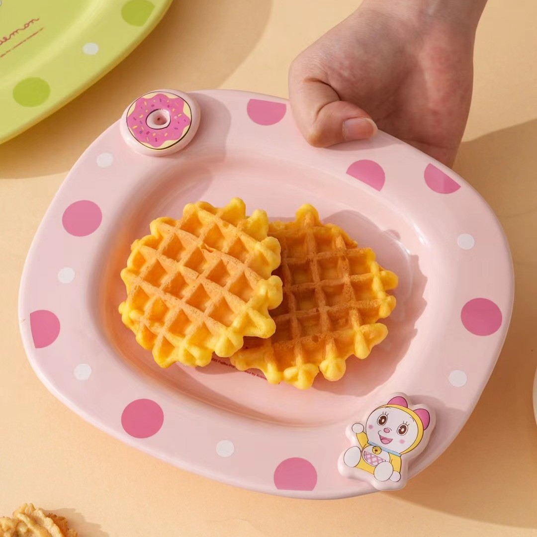 Personalidad creativa Dingdong Gato Plato de cerámica auténtico autorizado Doraemon Plato de comedor de alto valor bonito plato de postre
