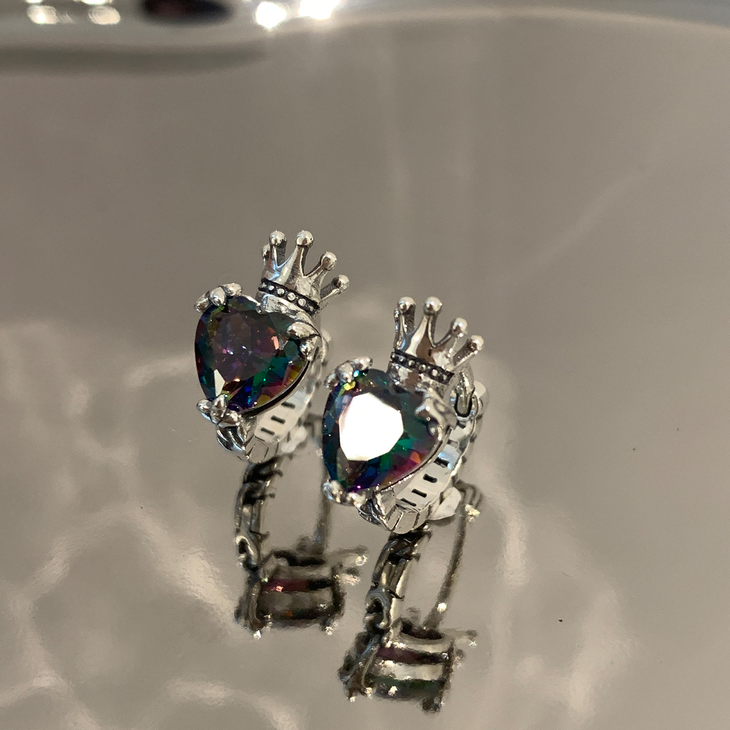 Original Unique Design Retro Crown Colorful Zircon Heart Earrings for Women, Accessible Luxury, High-End and Versatile