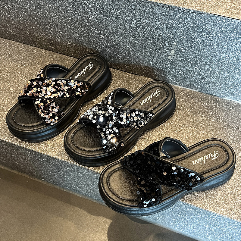 French Rhinestone Sandals for Women, Sequined Fashion, 2025 Summer New Niche High-End Beach Slippers for Delivery