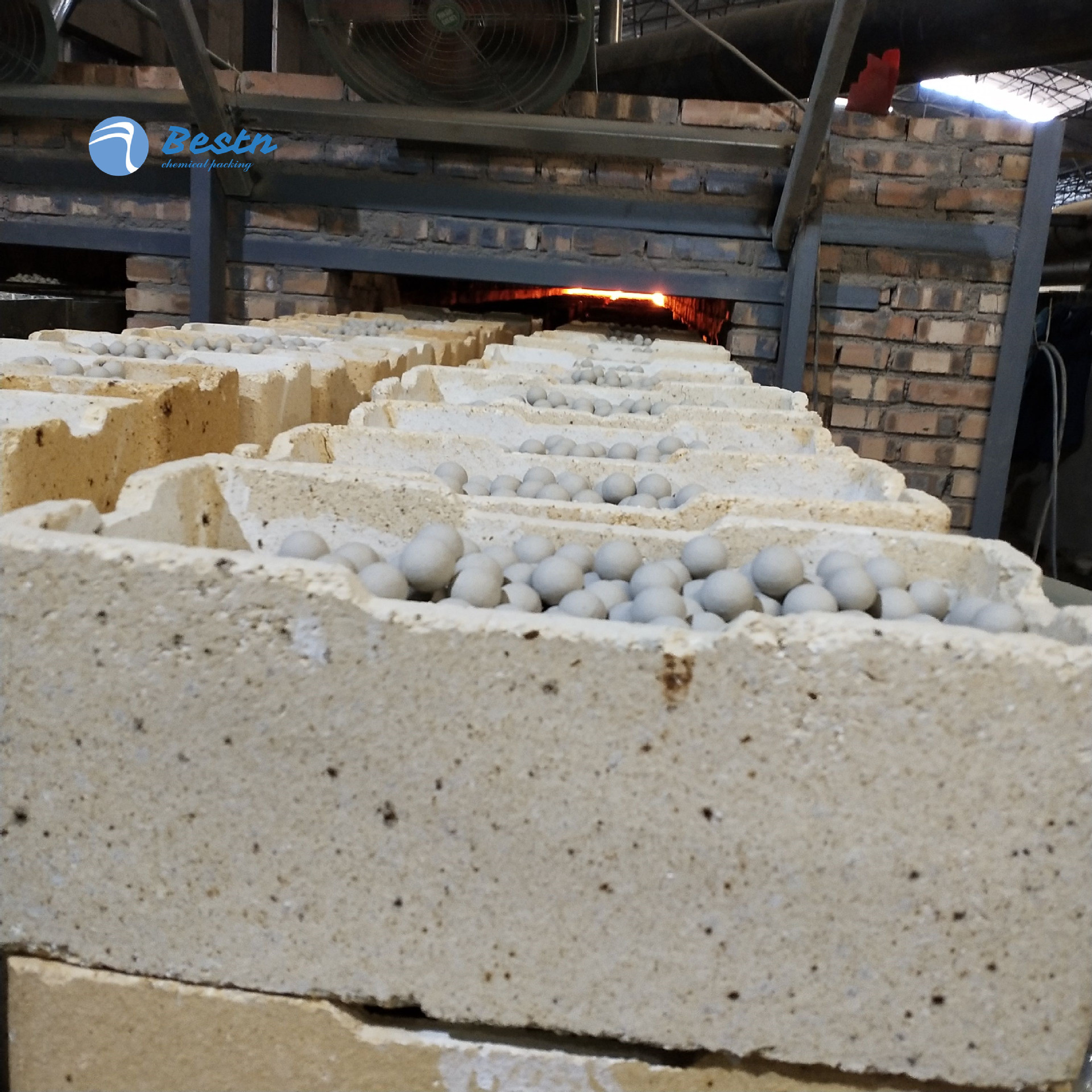 厂家供应各种规格惰性氧化铝球 氧化铝瓷球 氧化铝陶瓷球