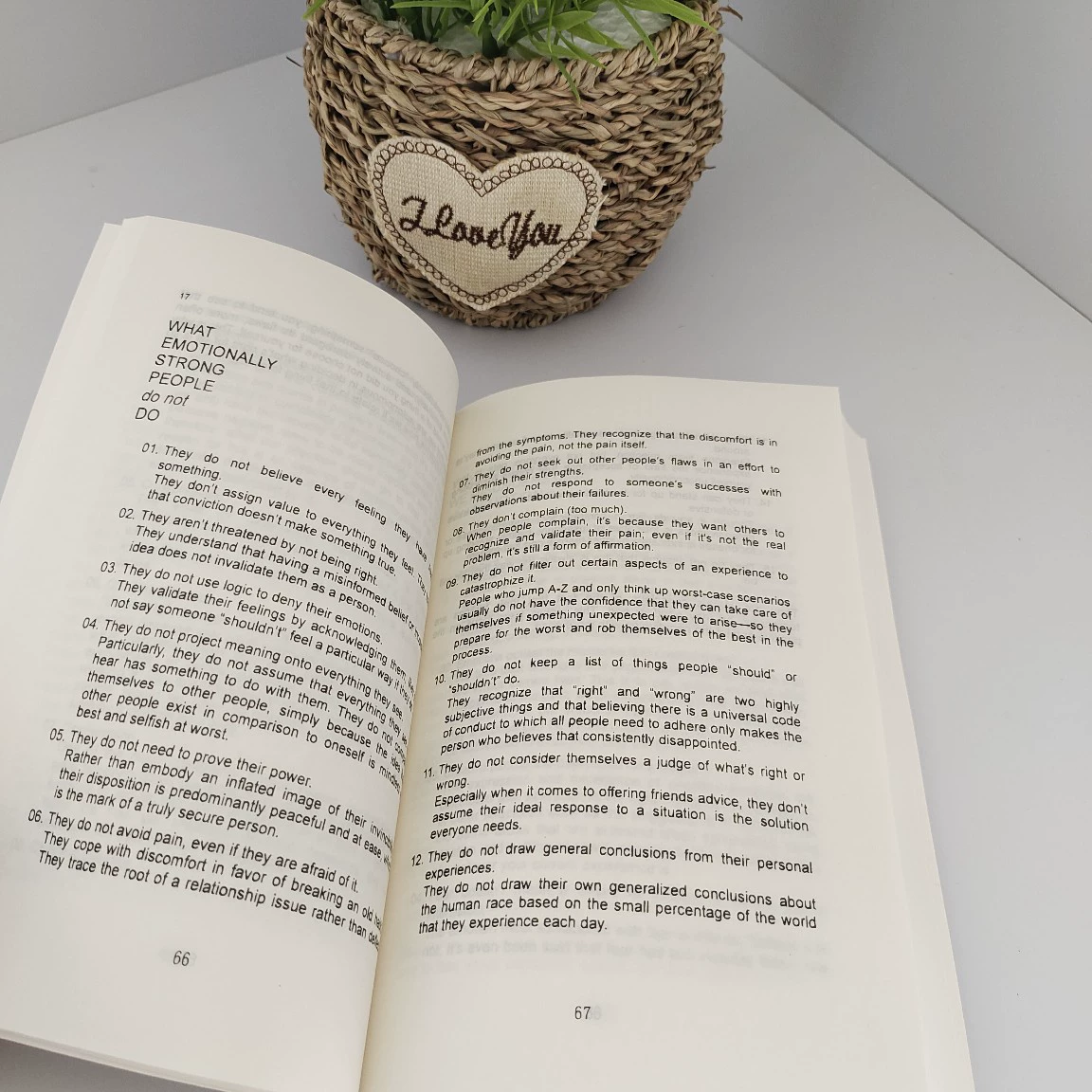 Книга Brianna Wiest 101 эссе, изменяющие мышление, мягкая обложка, вдохновляющая