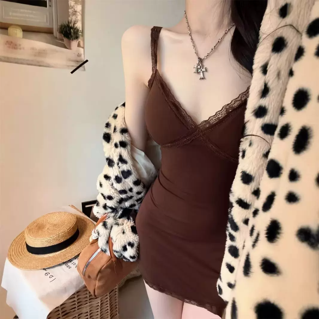 纯欲风辣妹拼接蕾丝边吊带裙连衣裙女带胸垫包臀修身V领打底短裙