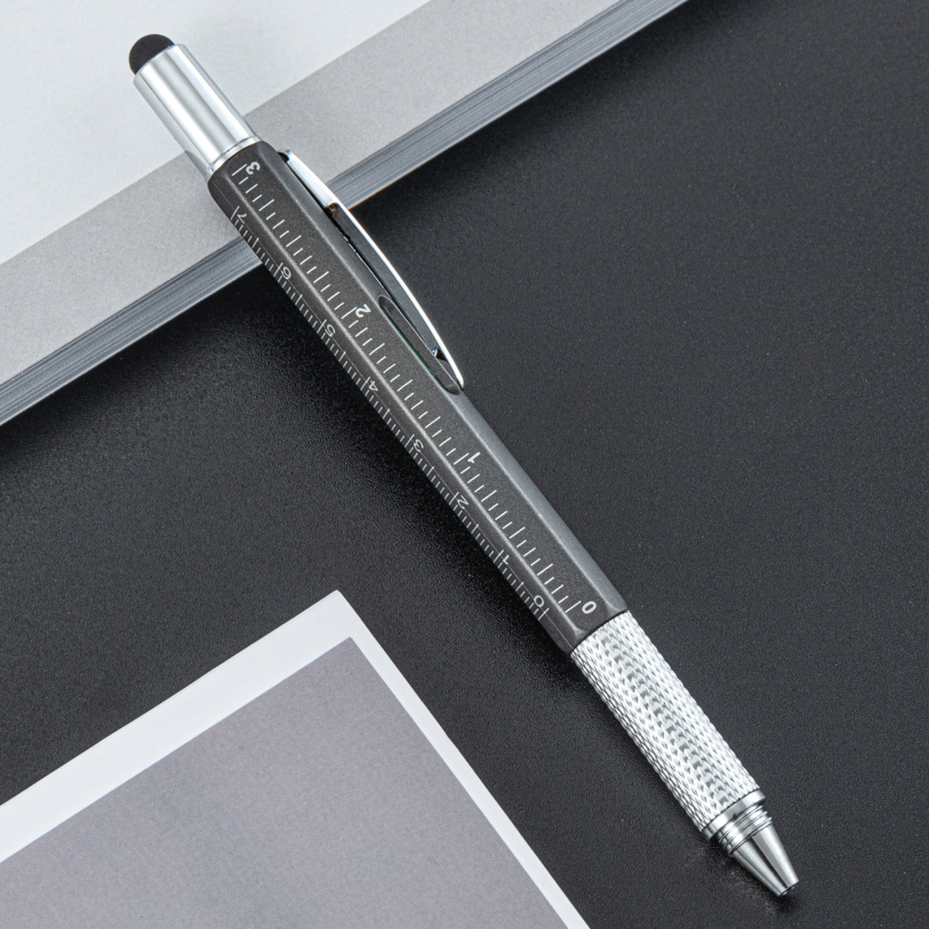 Lápiz de herramientas de plástico 6 en 1 escala de nivel lápiz de pantalla táctil una palabra cruzada doble cabeza destornillador lápiz de bola