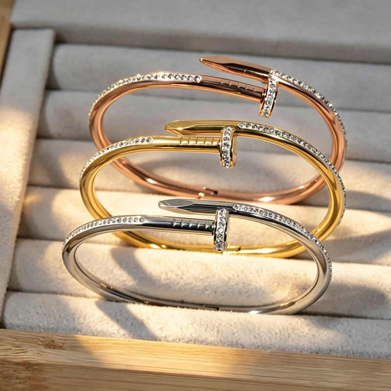 Mud Drill Nail Bracelet European and American Titanium Steel Fashion Light Luxury Classic Style Mud Clasp Women's Versatile Non-Fading Bracelet Mud Drill Nail Bracelet European and American Titanium Steel Fashion Light Luxury Classic Style Mud Clasp Women's Versatile Non-Fading Bracelet
