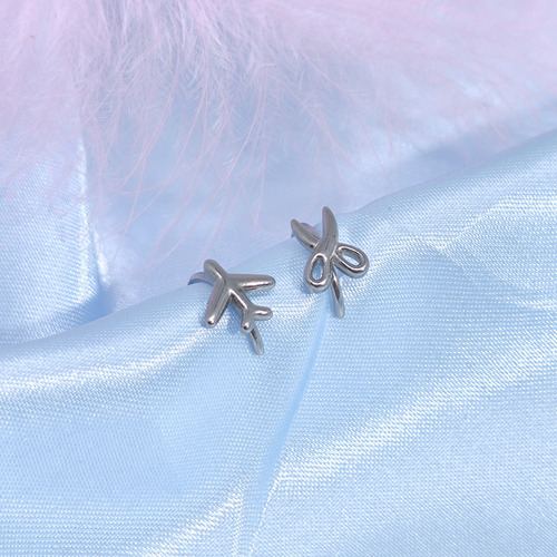 New original stainless steel horizontal bar lip ring, cute and casual style, versatile lip nail, no need to punch holes, no hole lip clip