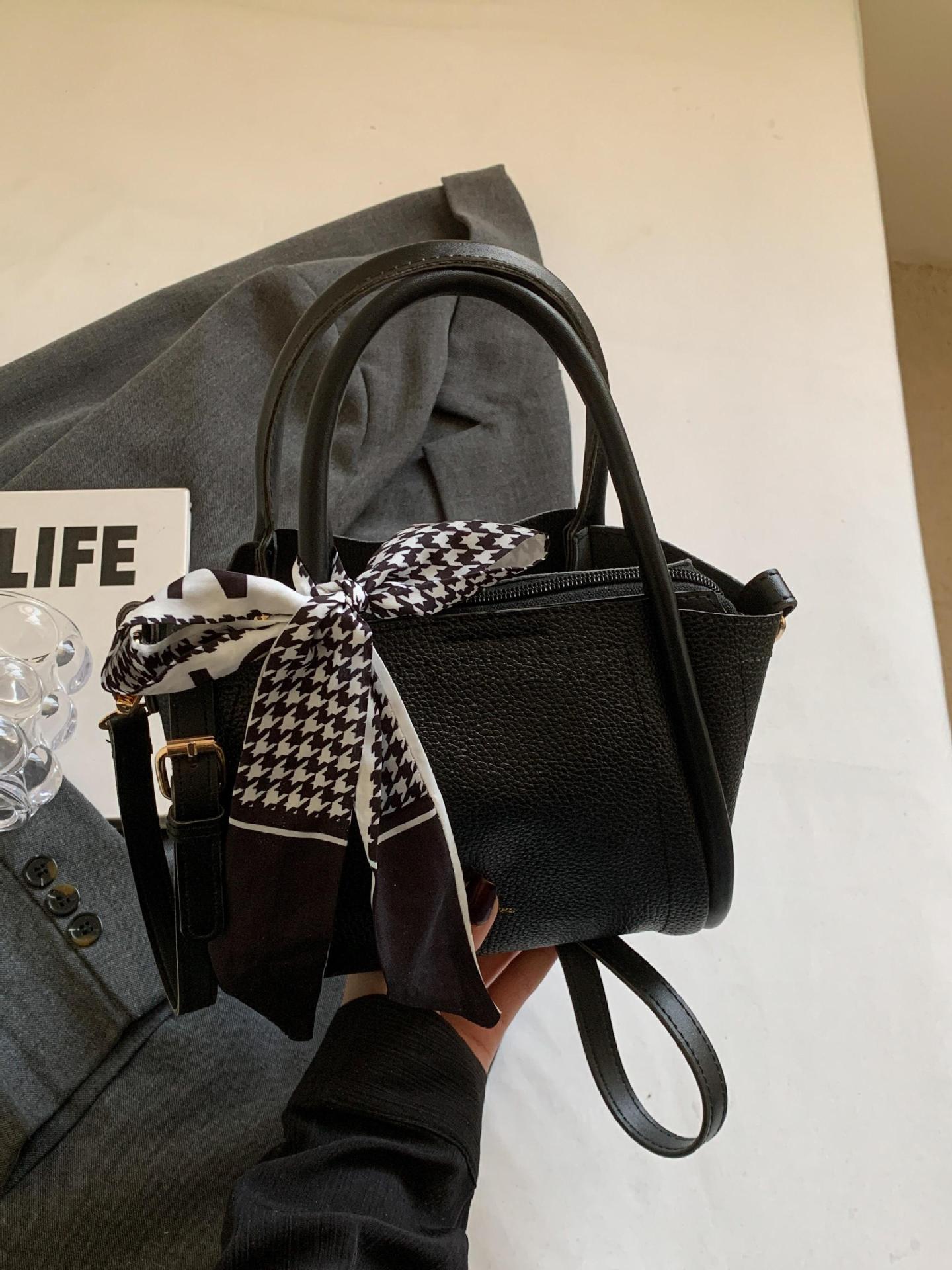 Nuevos productos transfronterizos más vendidos Bolso de cubo de mano para mujer 2025 Bolso de hombro popular salvaje Bolso femenino de canasta de verduras simple casual