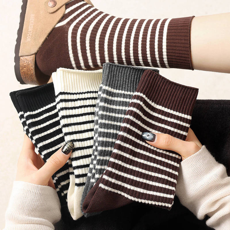 Pure Cotton Socks for Women, New Spring Style, Mid-Calf Ins Style Black and White Striped Seamless Socks, Odor-Resistant and Sweat-Absorbent Slouch Socks