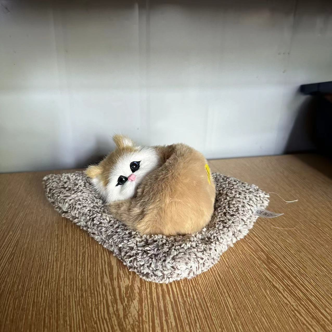 Fábrica de cabello recto imitación de carbón de bambú adornos de automóviles ojos abiertos adornos de interiores familiares para enviar regalos de aire purificado