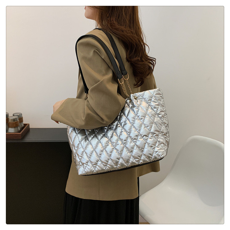 Large capacity tote for women 2024 new diamond grid shoulder women's cotton clothing bag, fashionable and trendy work_voghion.com