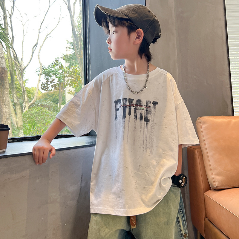T-shirt da ragazzo bianco con scritta a maniche corte in cotone_voghion.com